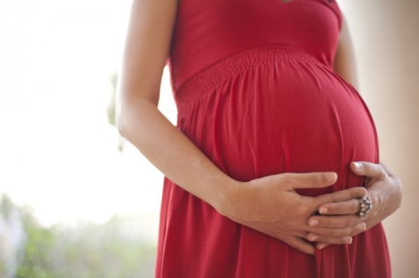Во время беременности позвоночник страдает от повышенной нагрузки