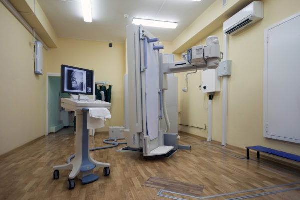 Рентгеновский кабинет есть практически во всех государственных клиниках