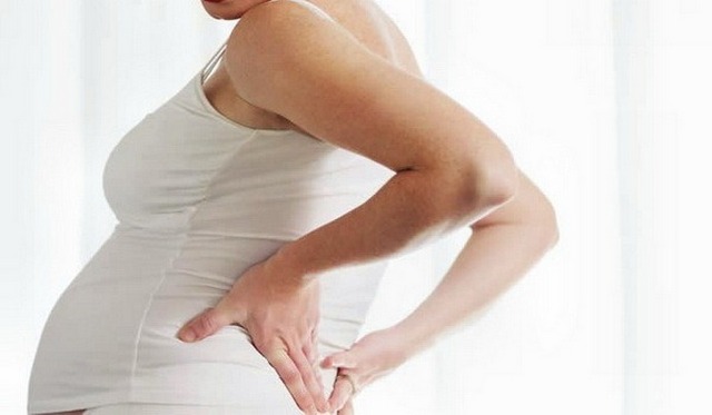 Во время беременности организм вырабатывает много релаксина, который обеспечивает ослабление соединительных тканей