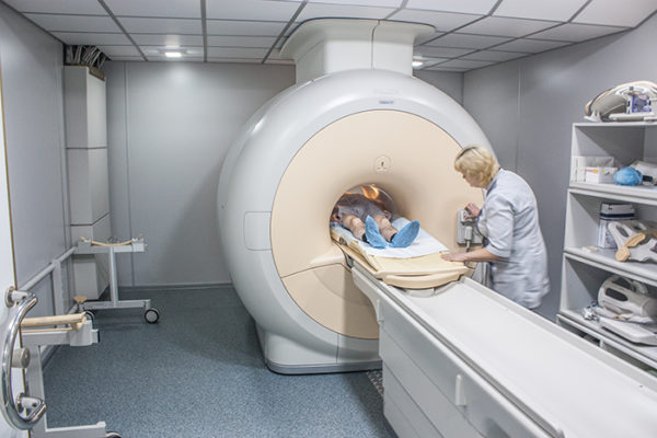 Магнитно-резонансная томография позволит точно определить причину болей и выявить возможные осложнения