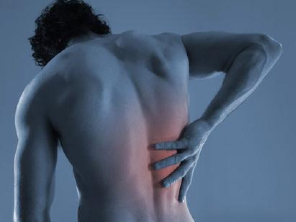 Болит слева спина в области. Болит спина. Болит спина справа. Больная спина.