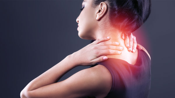 Опасные симптомы - сочетание болей в спине с болями в области шеи
