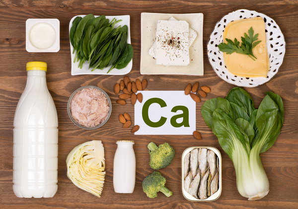 Правильное питание и включение в рацион продуктов, которые насыщают организм кальцием, - залог здоровых и прочных костей